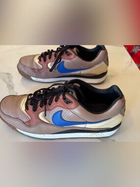 Nike Air Wildwood ACG sneakers in a Desert Dust colorway size 7.5